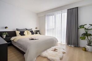 Elite Suite | In-room safe, individually decorated, blackout curtains, free WiFi - base-Wangfujing Serviced Apartment (Beijing)