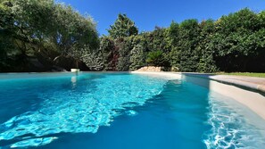 Piscine extérieure, piscine chauffée