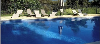 Quiet house with swimming pool