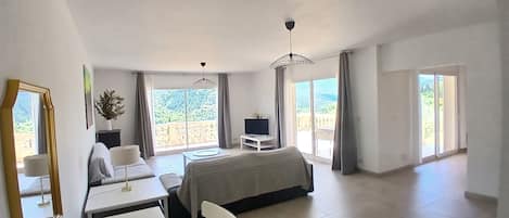 4 bedrooms, desk, iron/ironing board, travel crib
