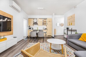 1 bedroom, premium bedding, iron/ironing board, cribs/infant beds - Venus Apartments - King Street V (Budapest)