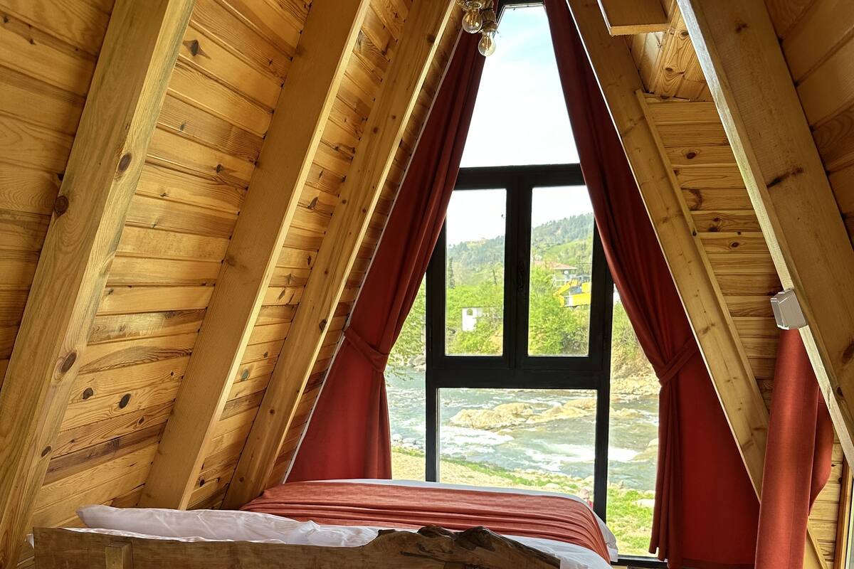 2 Schlafzimmer, hochwertige Bettwaren, Verdunkelungsvorhänge