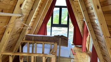 Hochwertige Bettwaren, Verdunkelungsvorhänge, schallisolierte Zimmer