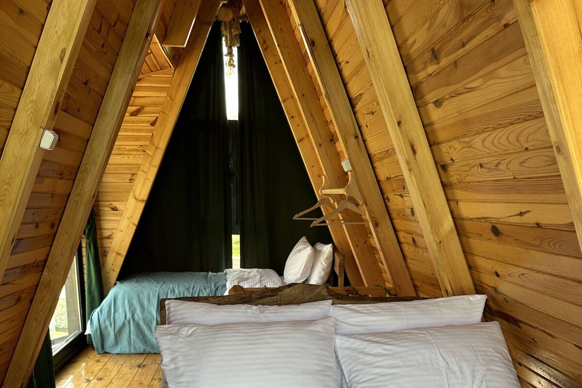 2 Schlafzimmer, hochwertige Bettwaren, Verdunkelungsvorhänge