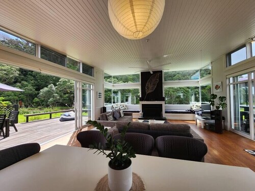 Hot Water Beach Escape, Hot Water Beach Escape