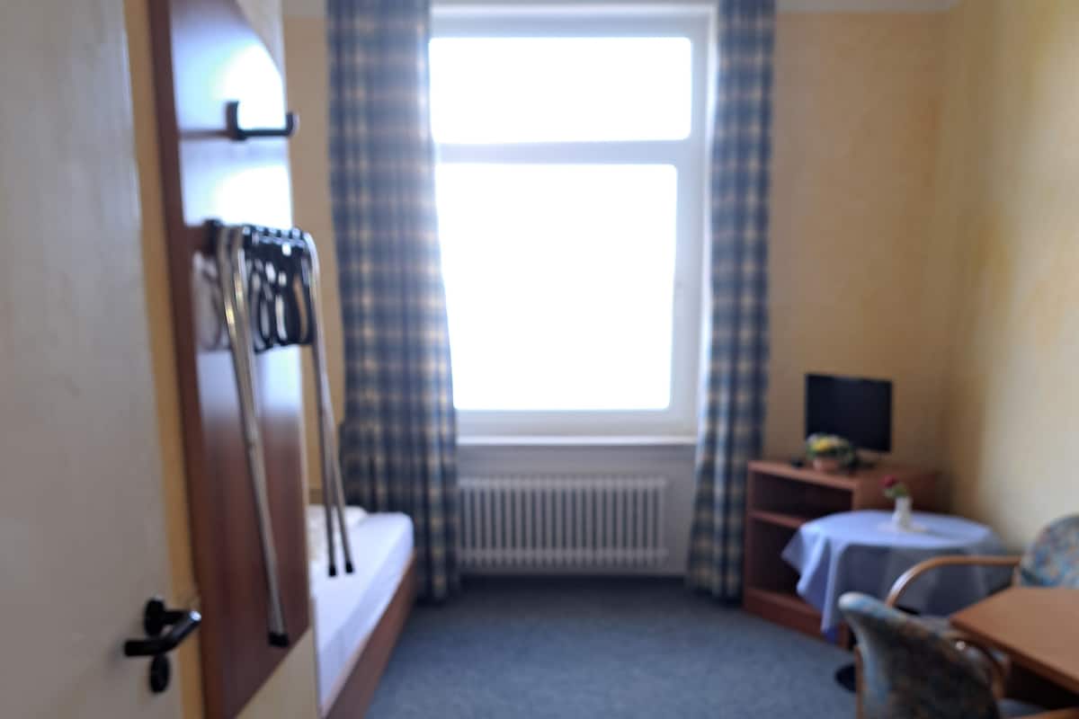 Basic-Einzelzimmer | Reisekinderbett, kostenloses WLAN