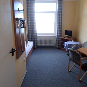 Basic-enkeltværelse | Weekendseng, gratis Wi-Fi