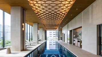 Una piscina techada