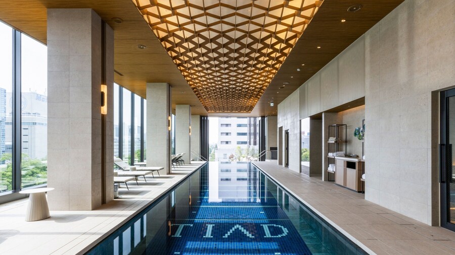 Tiad, Autograph Collection