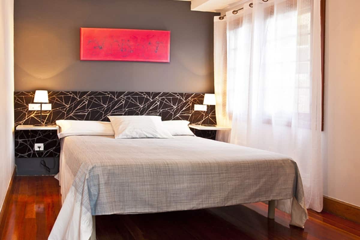 Habitación individual | Ropa de cama de alta calidad, colchones viscoelásticos, escritorio