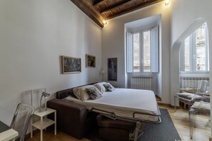 1 habitación, tabla de planchar con plancha, wifi y ropa de cama 