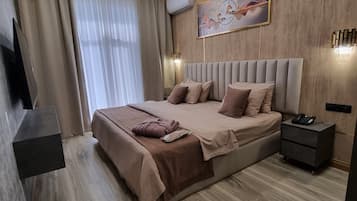 1 bedroom, minibar, in-room safe, desk