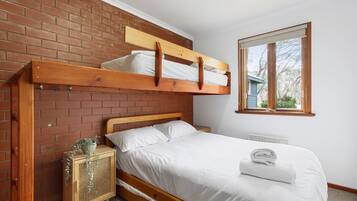 5 bedrooms, free WiFi