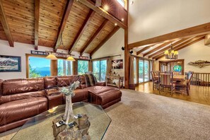 Smart TV, fireplace, stereo