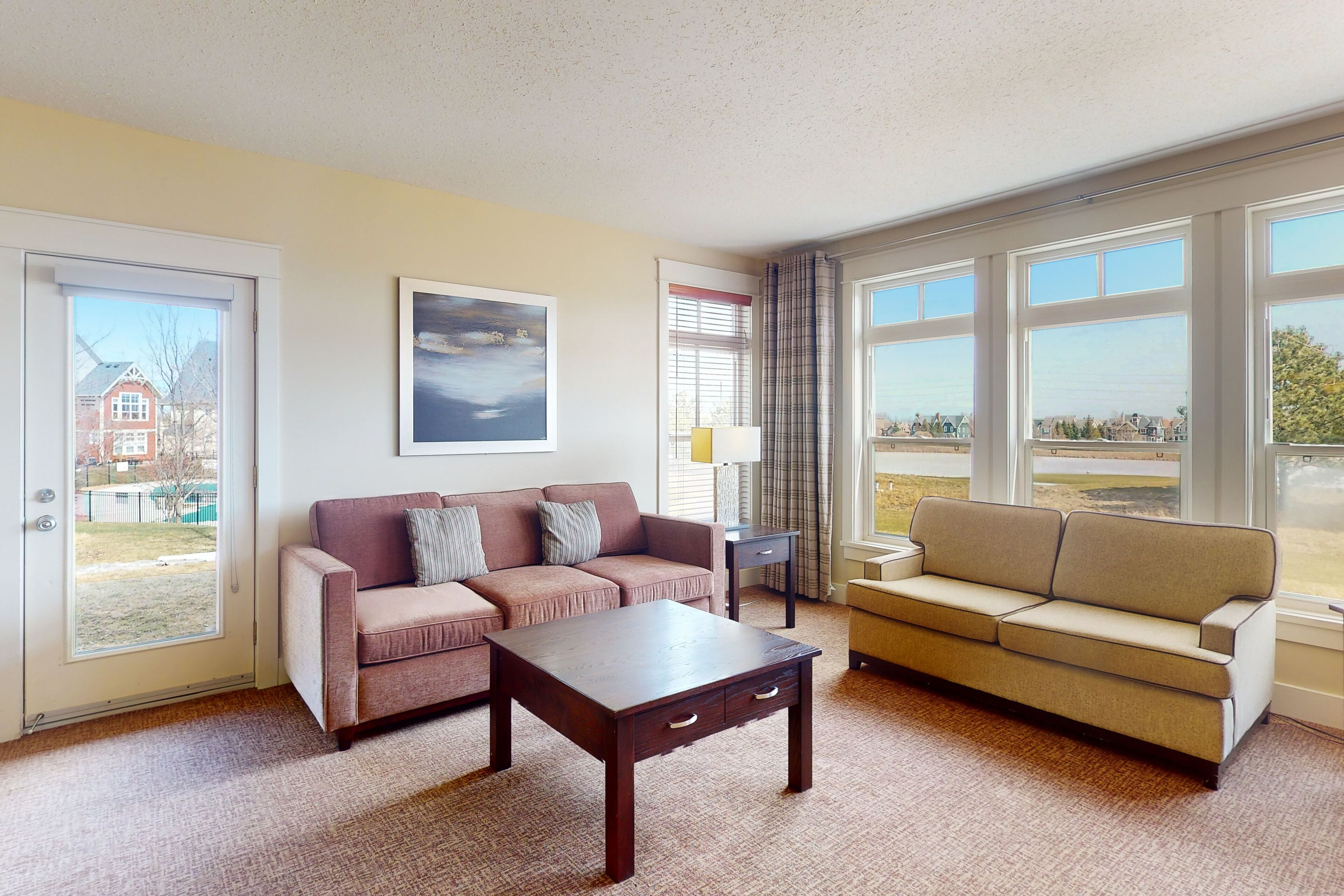 Wilderness retreat with pool, hot tub, golf, and tennis access - ski-in/ski-out