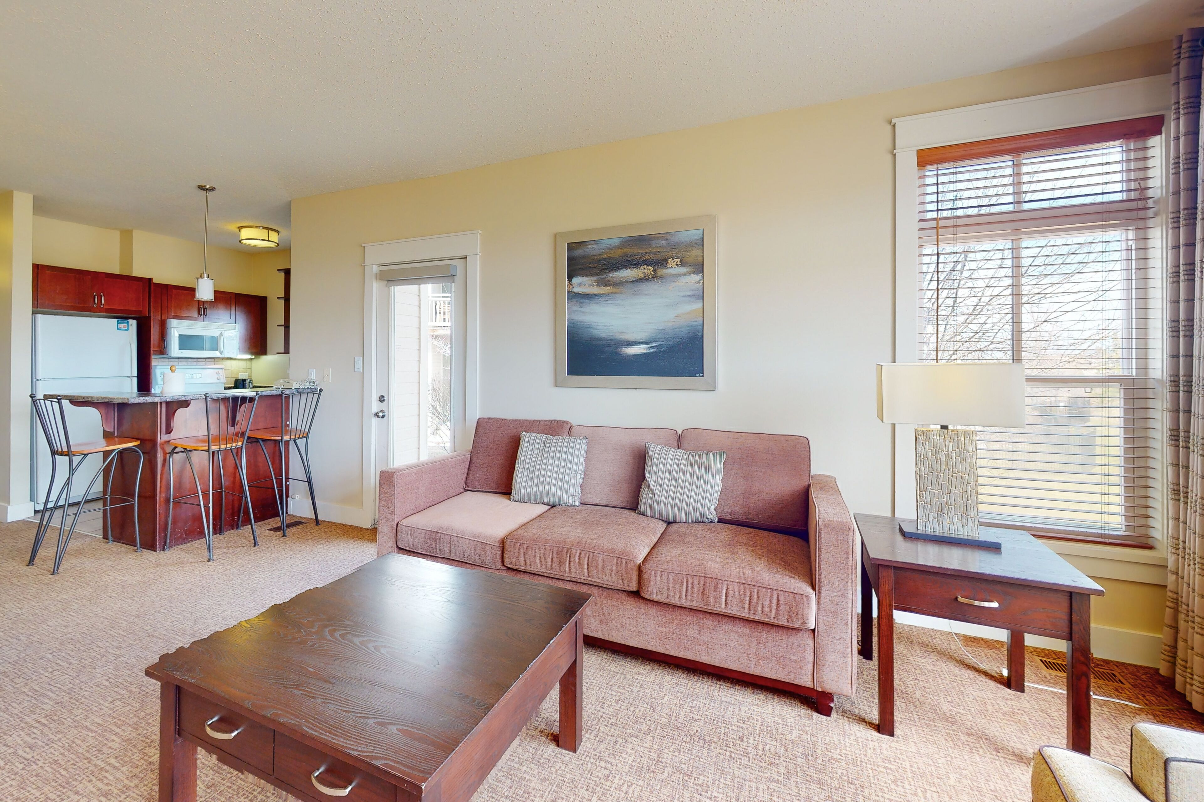 Wilderness retreat with pool, hot tub, golf, and tennis access - ski-in/ski-out