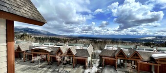 Sullivan Stone 3 True Ski-In/Ski-Out Mountain Home with Private Hot Tub! - Sleeps 10