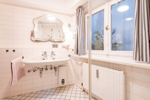 Hair dryer, towels - House Alte Mühle Whg. 13 (Sylt-Ost)