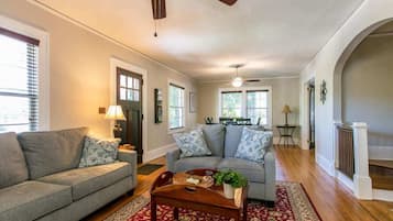 TV, fireplace, offices