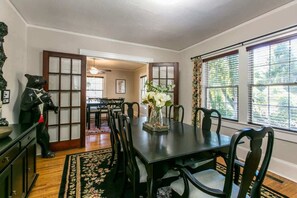 Dining - Roomy 5BR w/Backyard | Close 2 Downtown | Free Tix (Hendersonville)