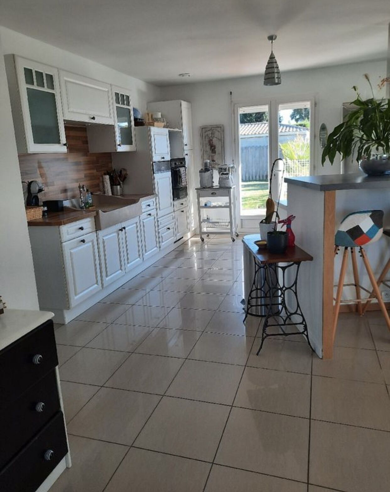 House with heated pool 