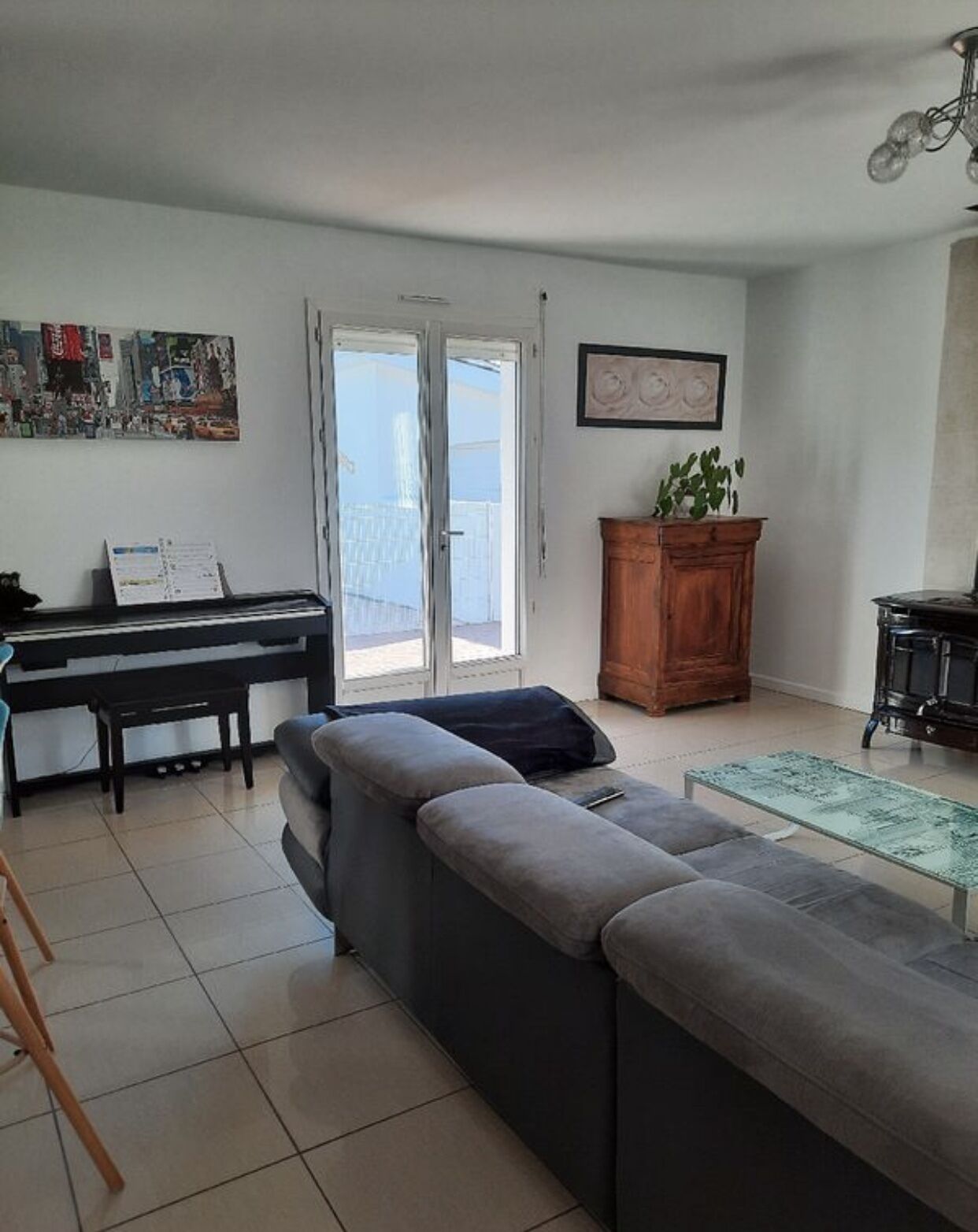 House with heated pool 