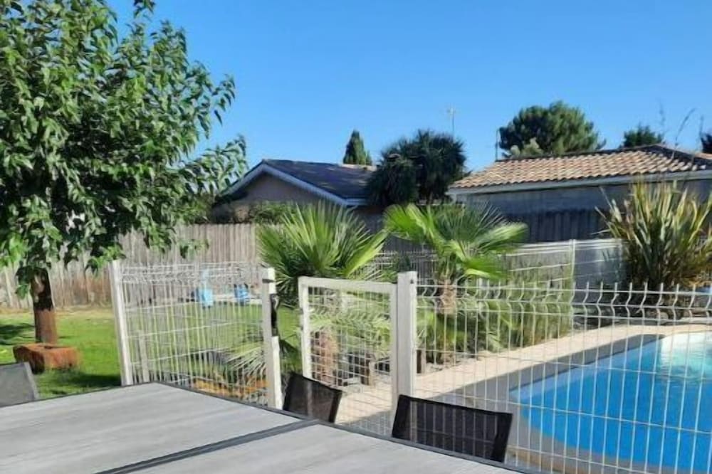 House with heated pool