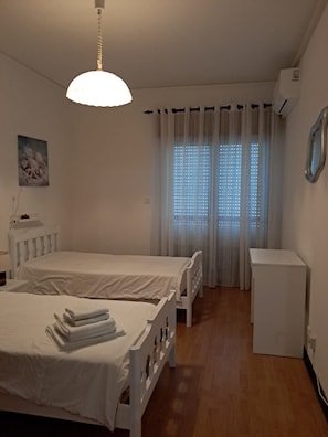 2 bedrooms, iron/ironing board, WiFi (free), bed sheets