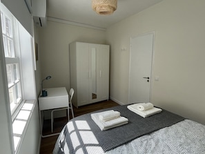 1 quarto, escrivaninha, berço de viagem, Wi-Fi