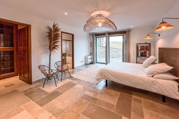 8 chambres, fer et planche Ă repasser, Wi-Fi gratuit, draps fournis