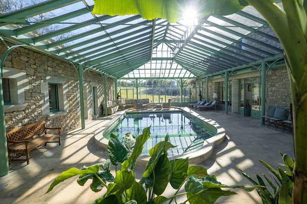 Een verwarmd zwembad