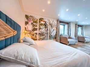 8 bedrooms, iron/ironing board, free WiFi, bed sheets