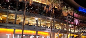 Spacious & Cosy 2 Bedroom Apartment in Darling Harbour