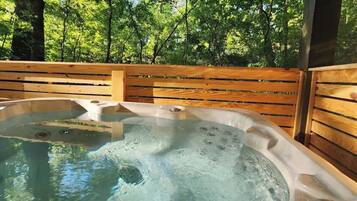 Bain à remous extérieur