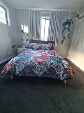 3 bedrooms, desk, iron/ironing board, travel cot