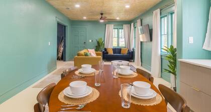 8 beds! Steps 2 Ocean Center / Cowboy Pool / Beach