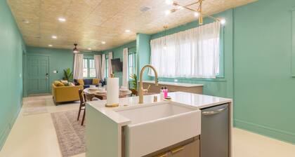 8 beds! Steps 2 Ocean Center / Cowboy Pool / Beach