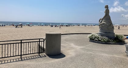 Hampton Beach Studio Sleeps 4!