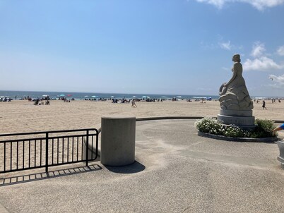 Hampton Beach Studio Sleeps 4! 