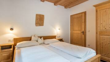 1 Schlafzimmer, BĂŒgeleisen/BĂŒgelbrett, kostenloses WLAN, BettwĂ€sche