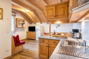 Refrigerador, microondas, parrilla de estufa y lavavajillas