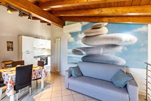 TV - Apartment 'Verona' with Shared Garden, Wi-Fi and Air Conditioning (VERONA)