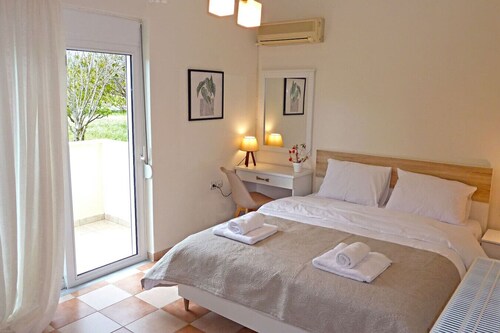 Panoramic Sea View Villa 3BR 4 Min to Beach