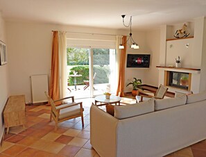 Smart-TV, Kamin, Netflix, Streaming-Dienste