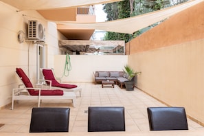 Terrace/patio - Apartment 'Ramon Y Cajal' with Shared Pool, Wi-Fi, and Air Conditioning (Fuengirola)