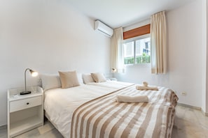 3 bedrooms, iron/ironing board, free WiFi, bed sheets - Apartment 'Ramon Y Cajal' with Shared Pool, Wi-Fi and Air Conditioning (Fuengirola)