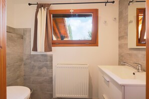 Ducha, secador de pelo, toallas