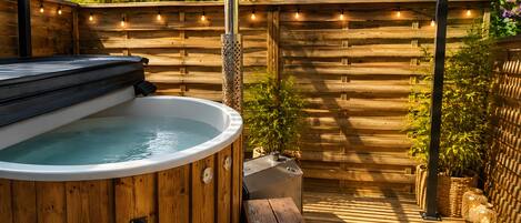 Bain à remous extérieur