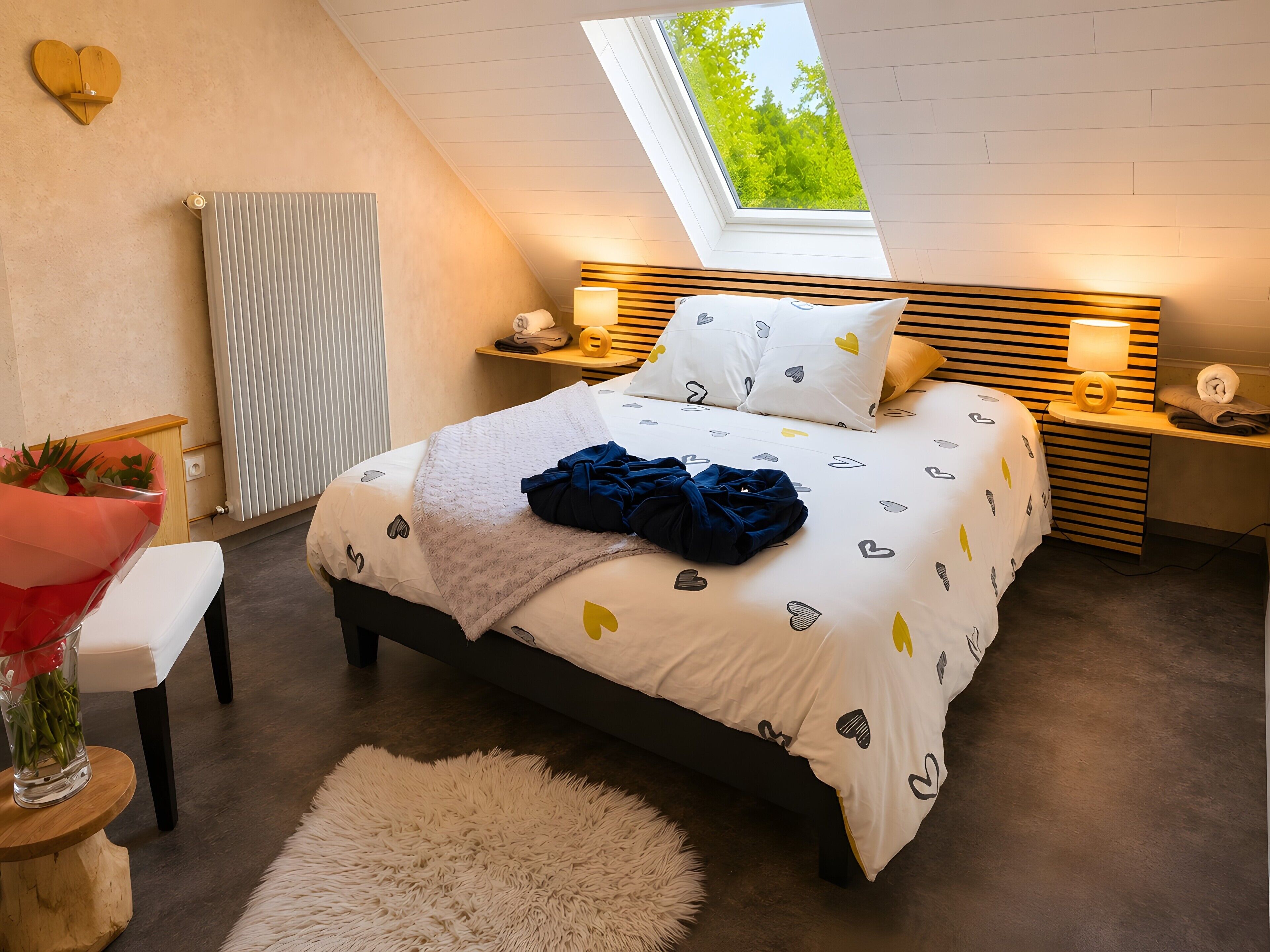2 slaapkamers, een strijkplank/strijkijzer, gratis wifi, beddengoed