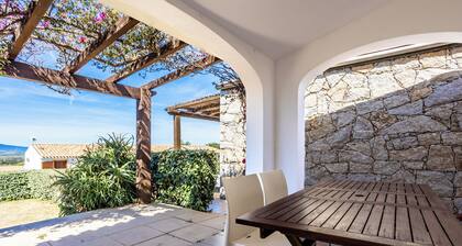 Holiday Home 'Casa Gio' with Sea View, Garden, Shared Pool and Wi-Fi
